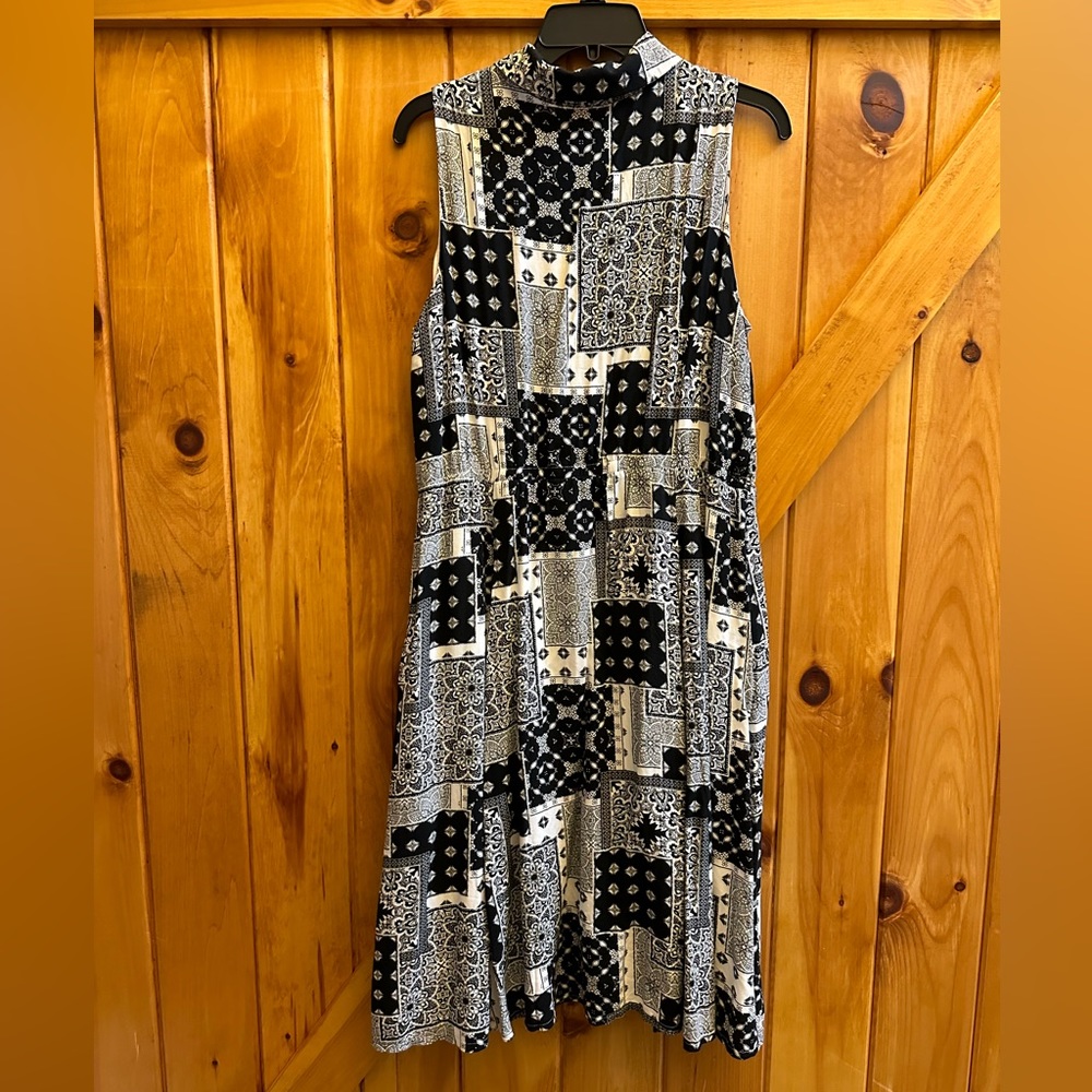 Studio one size 16 black and white casual flowy dress